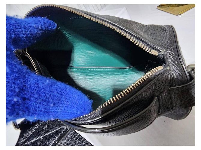 Sac Barrel en cuir de veau noir BURBERRY - vue 19
