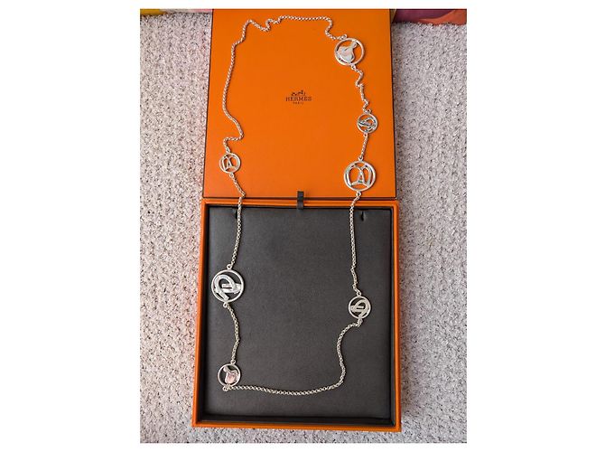 Hermès Reiterhalskette Silber 35" Lange Belcherkette Hufeisen Silberne Hardware Silber Hardware - Ansicht 3