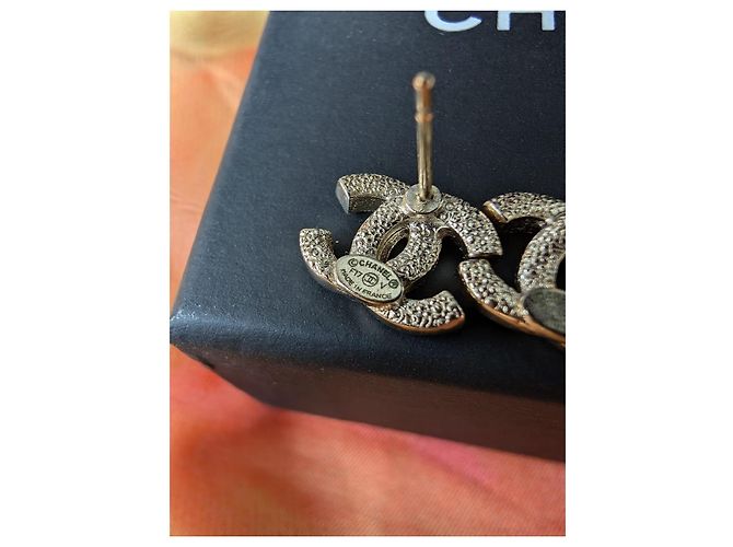 Chanel CC F17V Logo Cristallo GHW Coco Mark Orecchini Mini Classici Scatola D'oro - vista 6