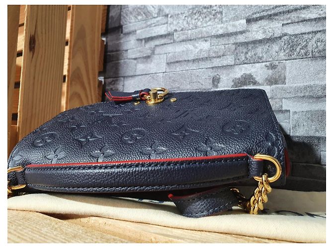 Louis Vuitton Bianco BB Marino Rosso Impronta Pelle Blu - vista 4