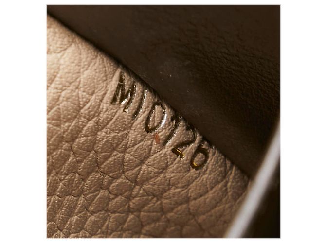 Cartera Larga Capucines de Louis Vuitton Beige - vista 9