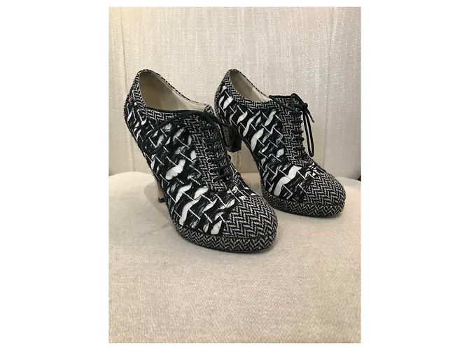 Stivaletti CHANEL T.EU 37.5 Tessuto Nero - vista 3