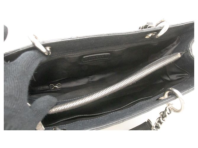 CHANEL Grande Bolsa de Compras GST 13" em Couro de Bezerro Texturizado com Corrente Preto - vista 11