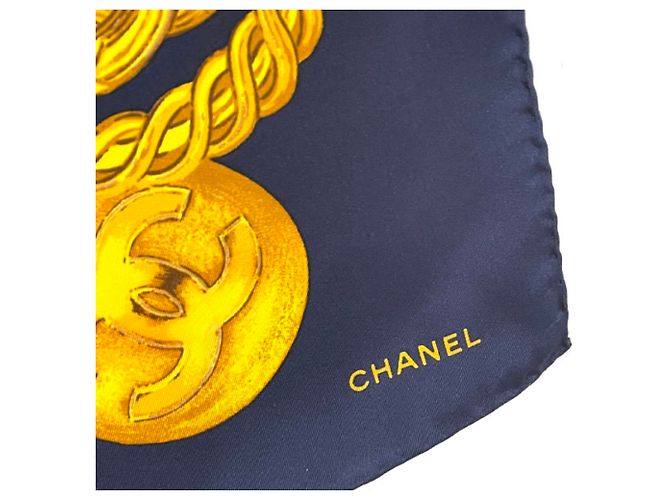 Foulard in seta Chanel in blu navy e giallo - vista 6