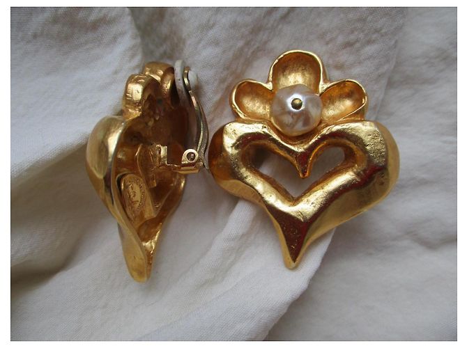 Christian Lacroix Clip in metallo dorato e perla. Gold hardware - vista 3