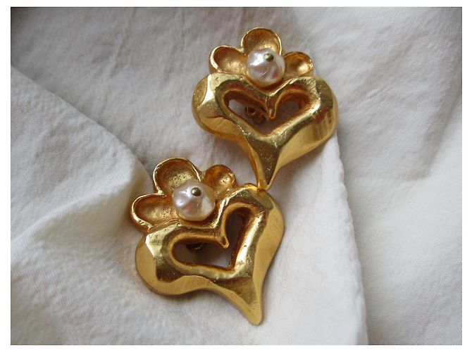 Christian Lacroix Clip in metallo dorato e perla. Gold hardware - vista 4