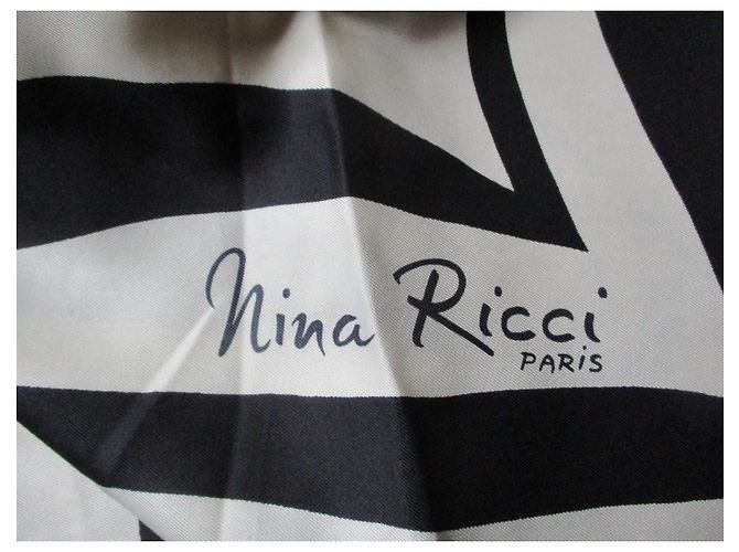 Nina Ricci Quadrato in twill di seta, N/B. Multicolore - vista 3