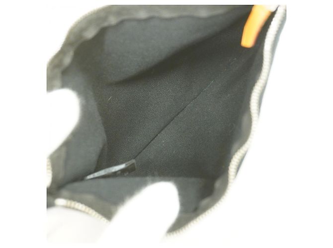 Hermès Hermes Handtasche Cannes PM aus Canvas Schwarz Weiß - Ansicht 10