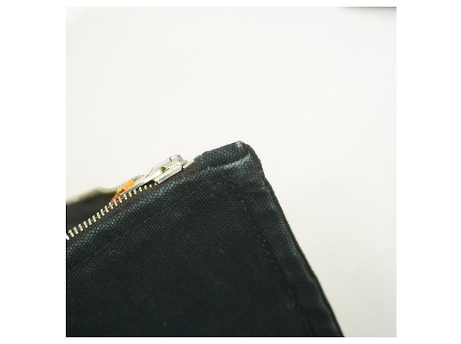 Hermès Hermes Handtasche Cannes PM aus Canvas Schwarz Weiß - Ansicht 11