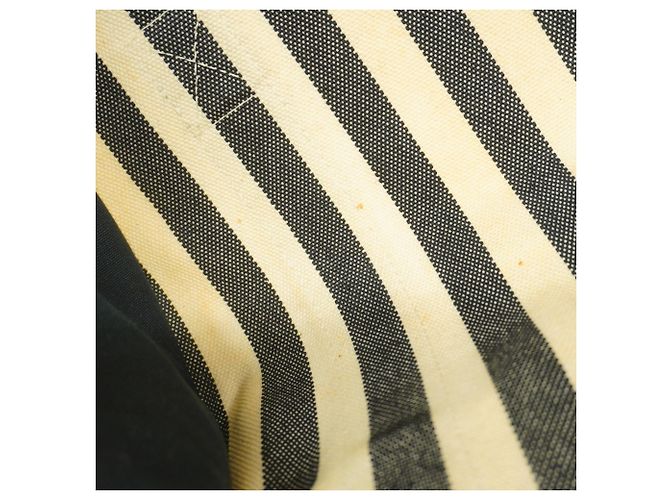 Hermès Hermes Handtasche Cannes PM aus Canvas Schwarz Weiß - Ansicht 6