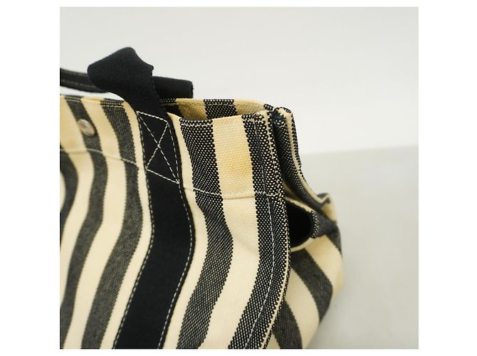 Hermès Hermes Handtasche Cannes PM aus Canvas Schwarz Weiß - Ansicht 7