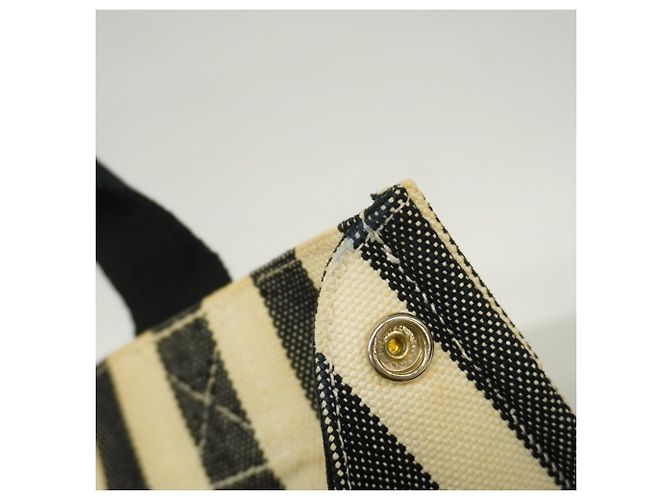 Hermès Hermes Handtasche Cannes PM aus Canvas Schwarz Weiß - Ansicht 8