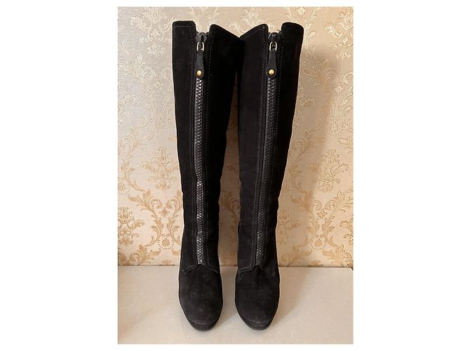 Bottes Gucci en cuir et fourrure noires - vue 8