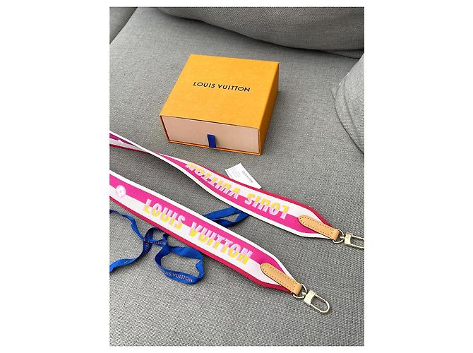 Louis Vuitton Correa Diana Rosa Beige - vista 4