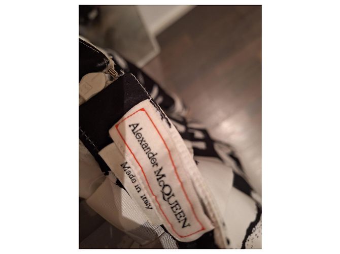 Graffiti Rock Alexander McQueen Negro Blanco - vista 3