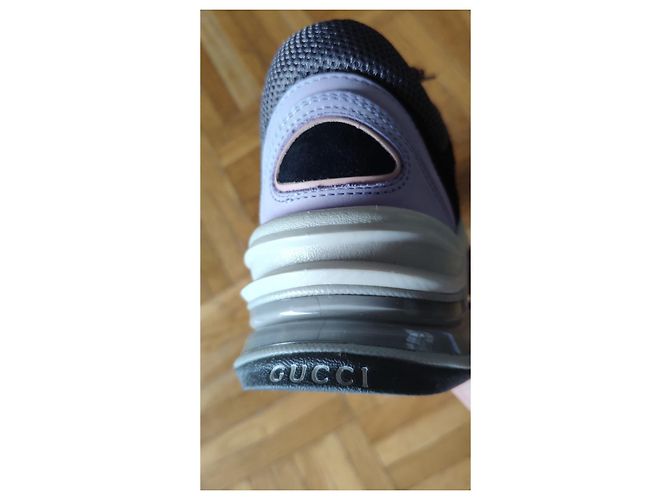 GUCCI SNEAKERS RUN INTERLOCKING G IN PELLE LILLA. Multicolore - vista 13
