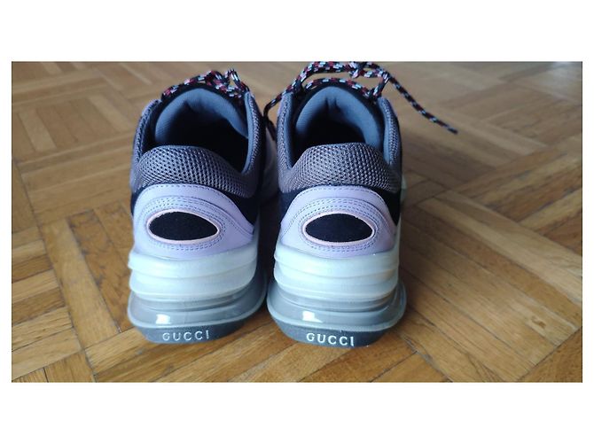 GUCCI SNEAKERS RUN INTERLOCKING G IN PELLE LILLA. Multicolore - vista 4