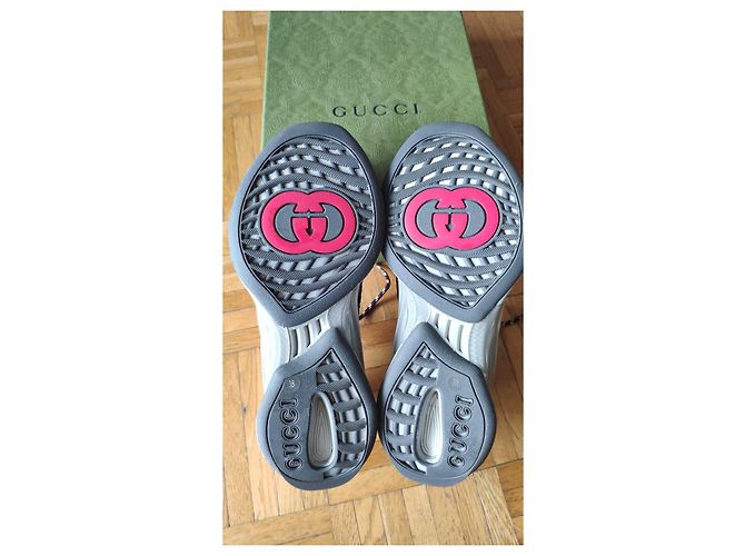 GUCCI SNEAKERS RUN INTERLOCKING G IN PELLE LILLA. Multicolore - vista 6