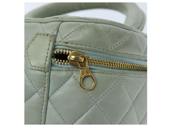 CHANEL Matelassé Vanity Pouch Cosmetico in Pelle di Agnello Blu Oro CC Auth yk15445 D'oro - vista 18