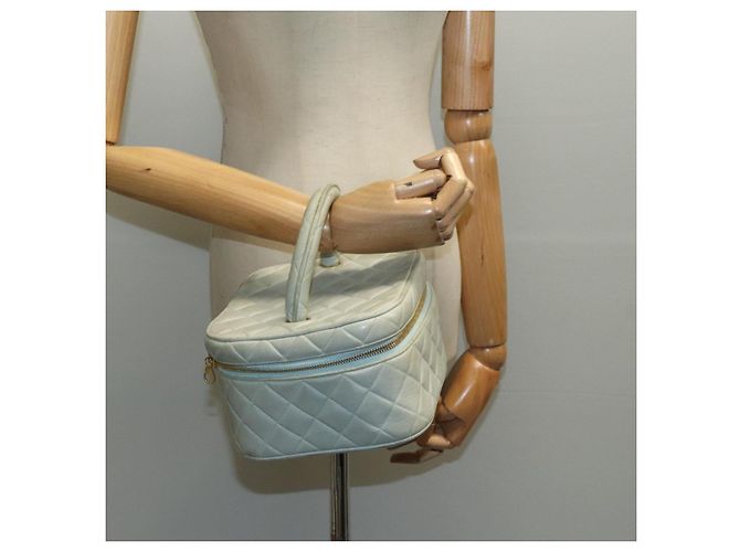 CHANEL Matelassé Vanity Pouch Cosmetico in Pelle di Agnello Blu Oro CC Auth yk15445 D'oro - vista 22