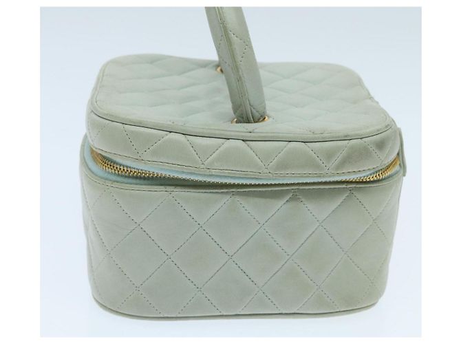 CHANEL Matelassé Vanity Pouch Cosmetico in Pelle di Agnello Blu Oro CC Auth yk15445 D'oro - vista 3