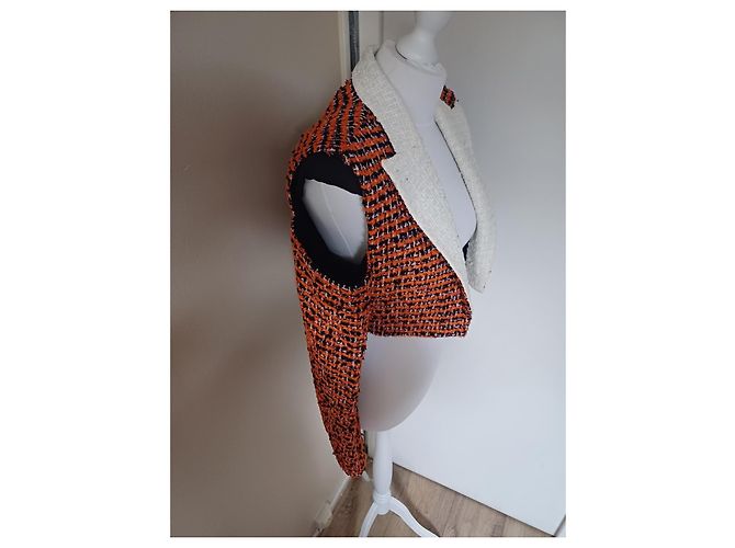Balmain Jacke aus orangefarbenem Tweed mit Cut Out Schultern - Ansicht 4