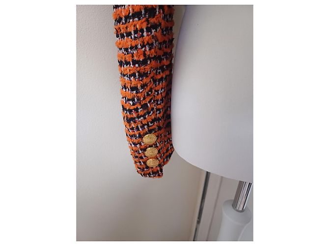 Balmain Jacke aus orangefarbenem Tweed mit Cut Out Schultern - Ansicht 7