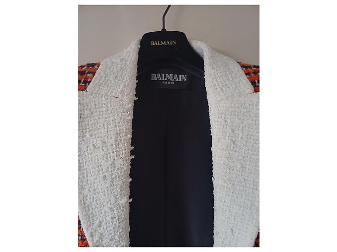 Balmain Jacke aus orangefarbenem Tweed mit Cut Out Schultern - Ansicht 8