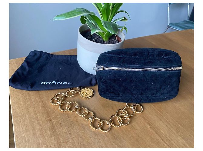 Chanel Banana Marsupio in Velluto Nero - vista 2