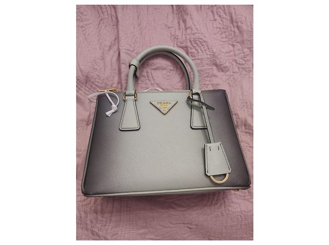 Borsa a mano Prada Galleria Ombrè piccola verde chiaro pelle - vista 4
