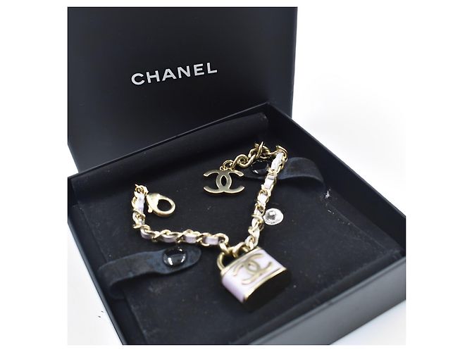 Bracciale Chanel Pendente a Lucchetto CC Lavanda Viola Porpora - vista 4