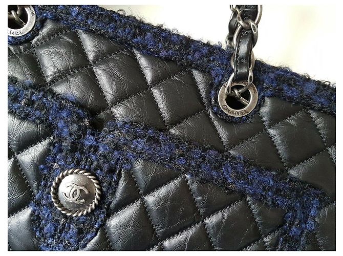 nova bolsa Grand Shopping Tote da Chanel em couro de bezerro e tweed Preto Azul escuro - vista 3