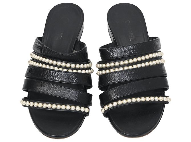Timeless Chanel CC mocassini in pelle nera decorati con perle Nero - vista 5