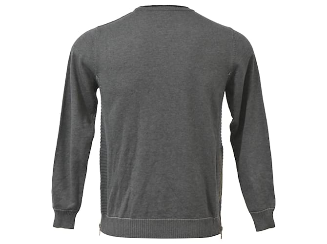 Grauer Wollpullover mit Balmain-Logo-Patch und Rundhalsausschnitt - Ansicht 3