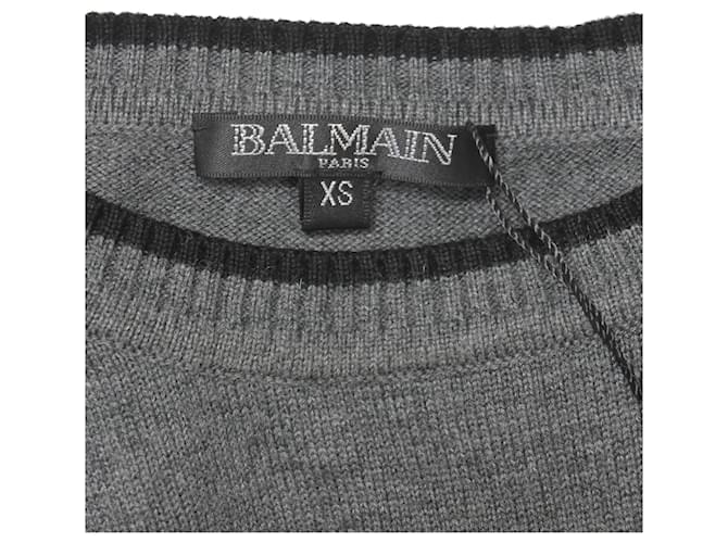 Grauer Wollpullover mit Balmain-Logo-Patch und Rundhalsausschnitt - Ansicht 4