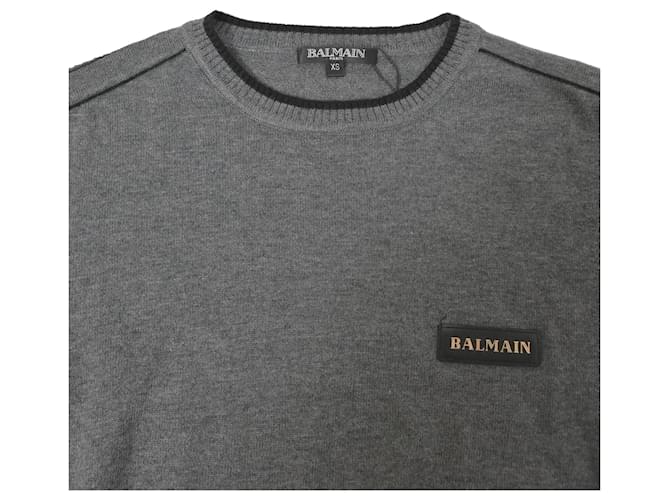 Grauer Wollpullover mit Balmain-Logo-Patch und Rundhalsausschnitt - Ansicht 5