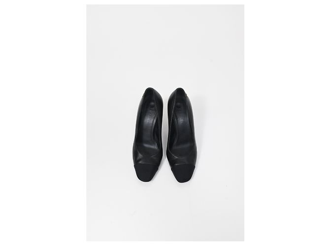 Timeless Chanel Interlocking CC skulptierte Absatzschuhe aus schwarzem Leder - Ansicht 12