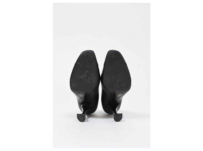 Timeless Chanel Interlocking CC skulptierte Absatzschuhe aus schwarzem Leder - Ansicht 13