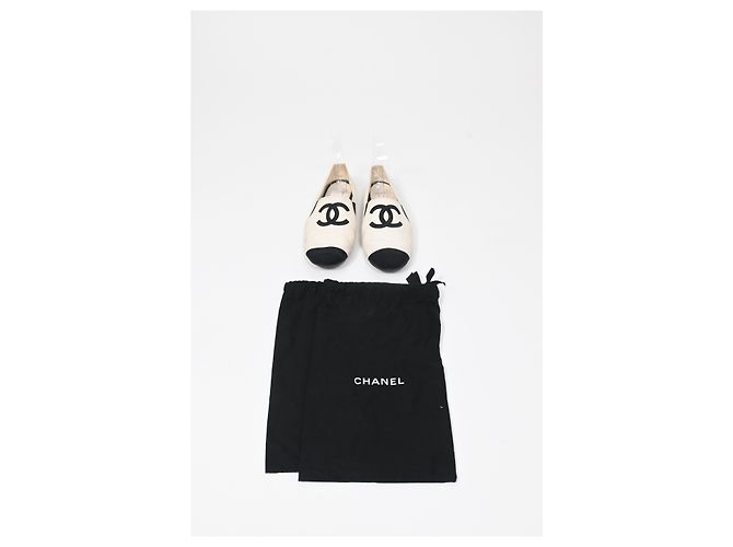 Timeless Mocassini Chanel con logo CC intrecciato in pelle bianca Bianco - vista 14