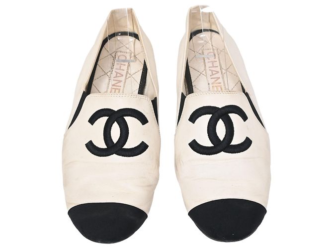 Timeless Mocassini Chanel con logo CC intrecciato in pelle bianca Bianco - vista 5
