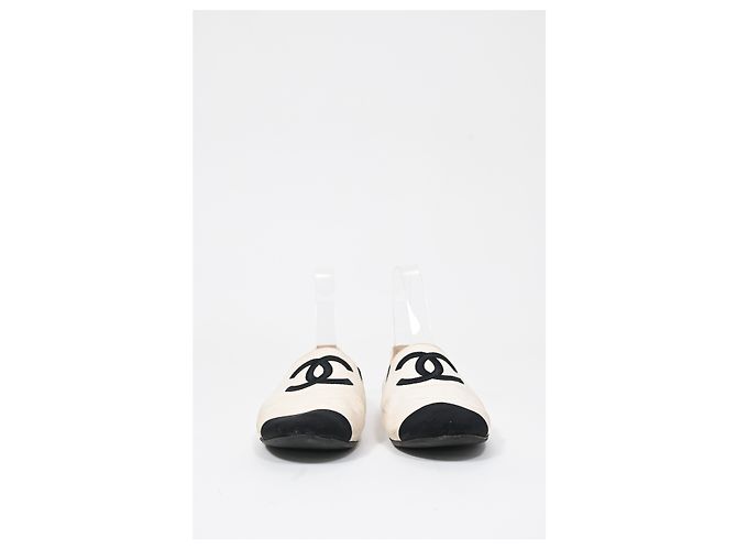 Timeless Mocassini Chanel con logo CC intrecciato in pelle bianca Bianco - vista 9
