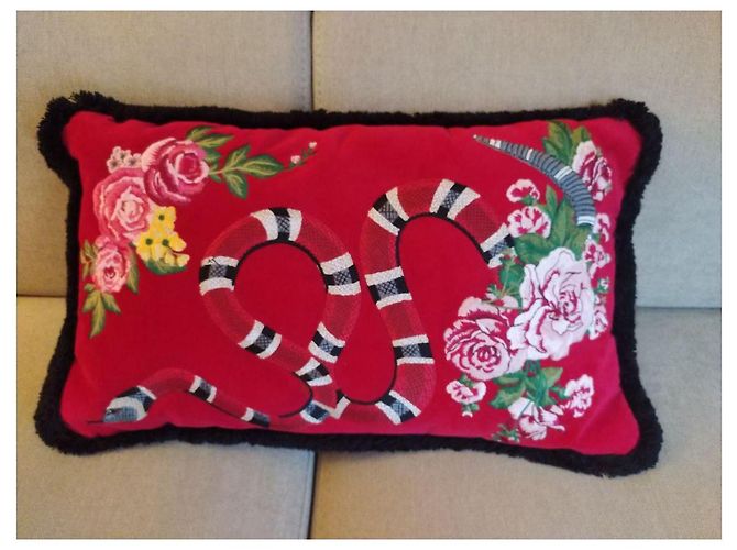 Gucci Cuscino in velluto con ricamo di serpente reale Multicolore - vista 2
