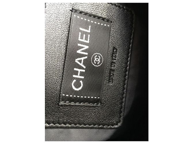 Chanel Cinturón Banano Negro de Tela Acolchada - vista 6