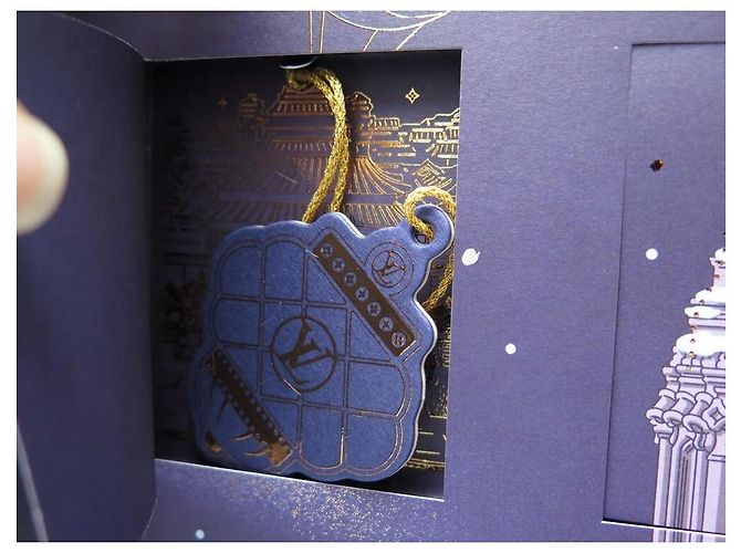 LOUIS VUITTON Calendrier de l’Avent Vivienne 2022 NEUF Blanc - vue 4