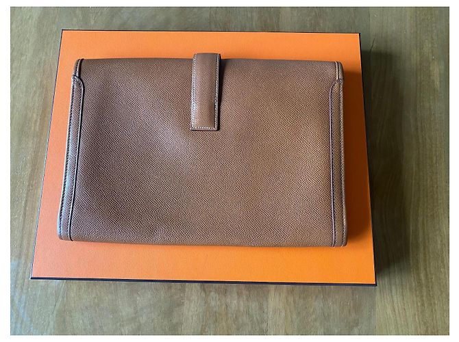 Jige Clutch Hermès Camel in Pelle Grena Cammello - vista 10