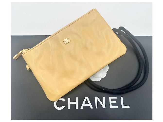 Chanel 22 Pouch aus beige Leder - Ansicht 15
