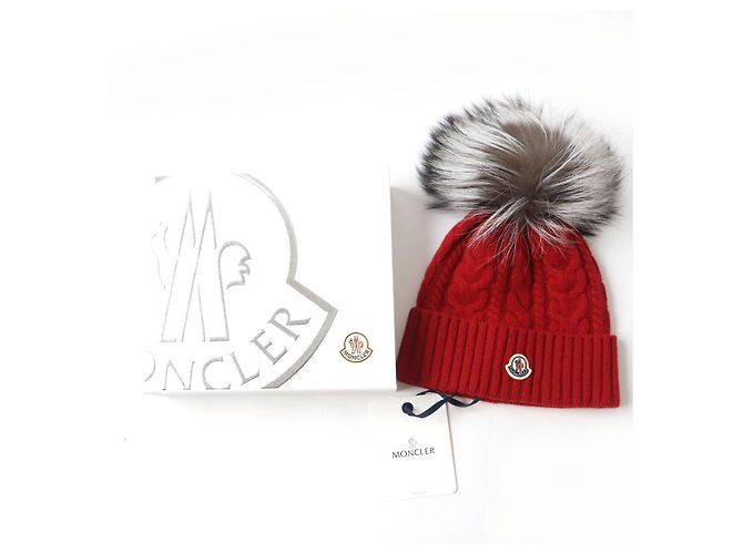 Moncler Wool Cashmere Fox Fur Knit Cap Red - view 2