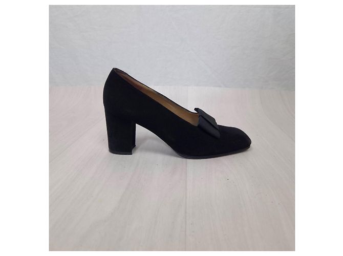 Yves Saint Laurent Chaussures en daim noir avec talon YSL - vue 3