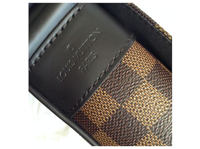 Borsa Louis Vuitton District Ebony in tela Ebano - vista 10