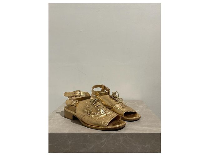 Sandali CHANEL T.EU 37.5 Pelle D'oro - vista 3